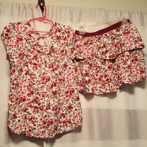 Blouse and skirt combo - Picture 1 of 2